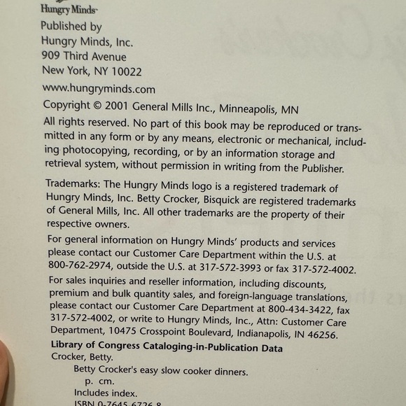 Betty Crocker's Easy Slow Cooker Dinners Recipe Book - Picture 4 of 8